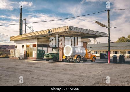 Storico distributore di benzina sulla storica Route 66 a ludlow, california, Stati Uniti Foto Stock