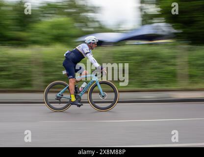 Brentwood, Regno Unito. 26 maggio 2024. Fai un giro a Londra partendo dal centro di Londra, scenderai dal Victoria Embankment nella storica contea dell'Essex passando per Epping Forest, attraverso splendide cittadine e villaggi rurali, tra cui Epping, Ongar, Great Dunmow, Felsted e Writtle, prima di pedalare verso un finale spettacolare nel centro di Londra credito: Richard Lincoln/Alamy Live News Foto Stock