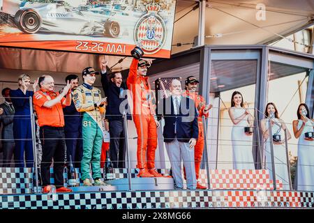 © SPORTPIXPRESS/MAXPPP, Monaco. 26 maggio 2024. FORMULA 1 GRAND PRIX DE MONACO la felicità di leclerc (carlo) - (ferrari) sul podio con SAS Prince Albert II credito: MAXPPP/Alamy Live News Foto Stock