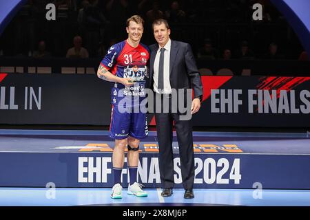 Amburgo, Amburgo, Germania. 26 maggio 2024. Emil Manfeldt Jakobsen - SG Flensburg Handewitt 31 ha ricevuto un premio durante le finali EHF Men 2024 Handball ad Amburgo (Credit Image: © Mathias Schulz/ZUMA Press Wire) SOLO PER USO EDITORIALE! Non per USO commerciale! Foto Stock