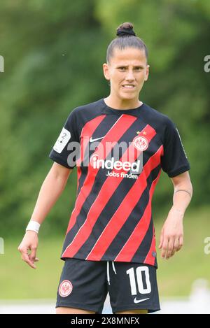 Aschheim, Germania. 26 maggio 2024. Aschheim, Germania, 26 maggio 2024: Valentina Limani (10 Eintracht Frankfurt II) durante il 2. Frauen-Bundesliga match tra il Bayern Munich II e l'Eintracht Frankfurt II allo Sportpark Aschheim, Germania. (Sven Beyrich/SPP) credito: SPP Sport Press Photo. /Alamy Live News Foto Stock