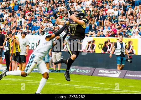 Sinsheim, Germania. 26 maggio 2024. ELF/ gioco: Munich Ravens at Stuttgart Surge il 26 maggio. 2024 ,nella PreZero Arena , Sinsheim, Germania, WR # 7 Louis Geyer /Stuttgart Surge Credit: Frank Baumert/Alamy Live News Foto Stock