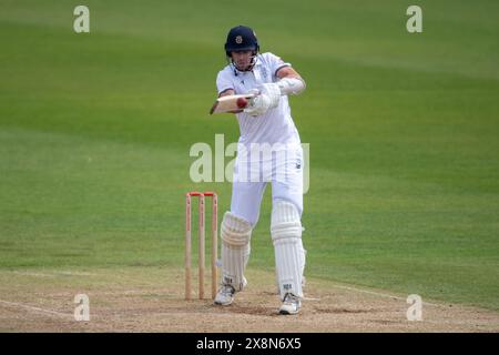 Southampton, Regno Unito. 26 maggio 2024. James Fuller dell'Hampshire batté durante il Vitality County Championship Division One match tra Hampshire e Surrey all'Utilita Bowl. Crediti: Dave Vokes/Alamy Live News Foto Stock