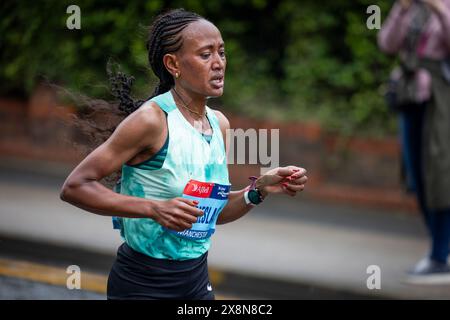 St Ann's Hospice - Greater Manchester Run 2024. Atleta d'élite Gotytom Gebreslase Foto Stock