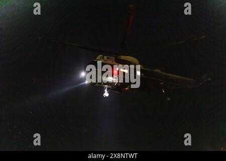 Washington, Stati Uniti. 26 maggio 2024. Marine One arriva a Fort McNair a Washington, DC, il 26 maggio 2024. (Foto di Tierney L. Cross/Pool/ABACAPRESS. COM) credito: Abaca Press/Alamy Live News Foto Stock