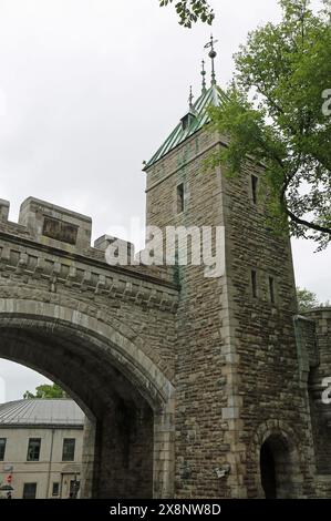 St Louis Gate Vertical - Quebec City, Canada Foto Stock