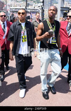 Monaco, Monaco. 26 maggio 2024. Kylian Mbappe partecipa al GP di Monaco a Montecarlo, campionato del mondo di Formula 1 2024 il 26 maggio 2024 a Monaco. Foto di Laurent Zabulon/ABACAPRESS. COM credito: Abaca Press/Alamy Live News Foto Stock