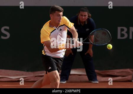 Luca Nardi dell'Italia durante il giorno 1 dell'Open di Francia 2024, Roland-Garros 2024, torneo di tennis del grande Slam il 26 maggio 2024 allo stadio Roland-Garros di Parigi, Francia - foto Jean Catuffe / DPPI Foto Stock