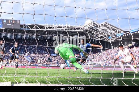 Bergamo, Italia. 26 maggio 2024. Ademola Lookman dell'Atalanta segna il suo gol durante una partita di calcio di serie A tra l'Atalanta e il Torino a Bergamo, in Italia, il 26 maggio 2024. Crediti: Augusto Casasoli/Xinhua/Alamy Live News Foto Stock