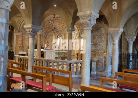 Dettaglio di uno spazio interno della Cattedrale di Modena, Italia Foto Stock