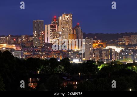 Una vista degli alti edifici dell'Arena Quarter nel centro di Leeds, West Yorkshire, Regno Unito Foto Stock