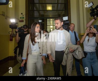 Milano, Italia. 27 maggio 2024. La Sorella di Giulia Tramontano con il fidanzato all'udienza del processo ad Alessandro Impagnatiello per l'omicidio di Giulia Tramontano - Cronaca - Milano, Italia - Lunedì, 27 maggio 2024 (foto Stefano porta/LaPresse) audizione del processo di Alessandro Impagnatiello per l'omicidio di Giulia Tramontano - lunedì 27 maggio 2024 (foto Stefano porta/LaPresse) credito: LaPresse/Alamy Live News Foto Stock