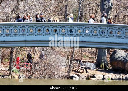 New York, Stati Uniti. 3 aprile 2023. Scene di vita quotidiana di strada. Crediti: Nidpor/Alamy Live News Foto Stock