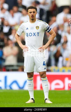 Ethan Ampadu (4), centrocampista del Leeds United durante la finale play-off del campionato EFL contro Southampton FC al Wembley Stadium, Londra, Inghilterra, Regno Unito il 26 maggio 2024 Foto Stock