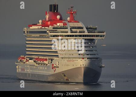 La nave da crociera Scarlet Lady arriva al porto francese del Mediterraneo di Marsiglia. (Foto di Gerard bottino / SOPA Images/Sipa USA) Foto Stock