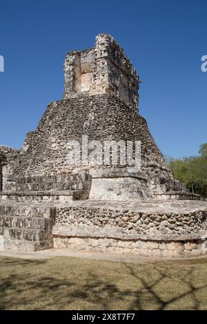 Tempio di Dzibilnocac (volta dipinta), rovine archeologiche maya di Dzibilnocac, stile Chenes, Campeche, Messico Foto Stock