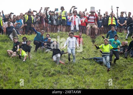 Little Witcombe, Inghilterra, Regno Unito. 27 maggio 2024. La prima gara del Cooper's Hill Cheese Rolling and Wake event vicino a Brockworth, Gloucestershire. Crediti: Mark Hawkins/Alamy Live News Foto Stock