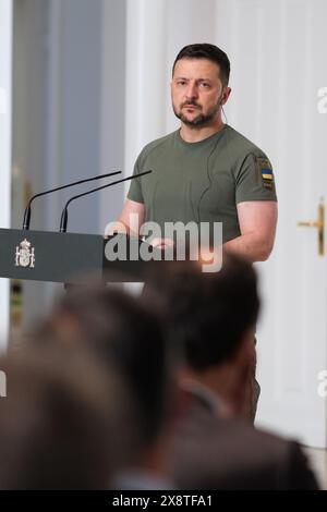 Madrid, Spagna. 27 maggio 2024. Il presidente ucraino Volodimir Zelenski incontra il primo ministro Pedro Sanchez al Palazzo Moncloa, il 27 maggio 2024, a Madrid, Spagna. (Foto di Oscar Gonzalez/Sipa USA) credito: SIPA USA/Alamy Live News Foto Stock