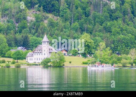 Lago Grundlsee, Villa Roth Schloss Grundlsee Castle, nave passeggeri Rudolf Grundlsee Ausseerland-Salzkammergut Steiermark, Stiria Austria Foto Stock