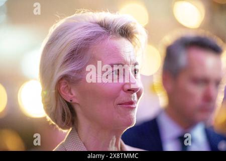 Berlino, Germania. 27. Mai 2024. Ursula von der Leyen, Präsidentin der Europäischen Kommission auf der re:publica beim WDR Europaforum: TikTok-User*innen fragen Ursula von der Leyen antwortet. Moderiert Wird von Florian Gregorzyk und Carolin Bredendiek. Berlino *** Berlino, Germania 27 maggio 2024 Ursula von der Leyen, Presidente della Commissione europea presso la re publica del WDR Europaforum TikTok gli utenti chiedono Ursula von der Leyen risposte moderato da Florian Gregorzyk e Carolin Bredendiek Berlin Foto Stock