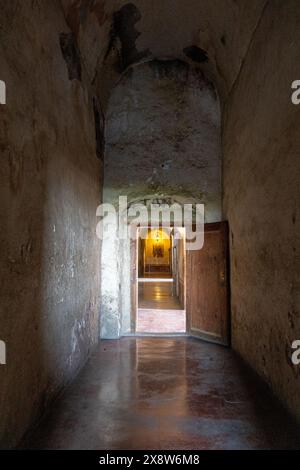 Yuriria, Messico, 26 maggio 2024: Vista esterna dell'ex convento agostiniano di San Pablo, costruito nell'anno 1550. Foto Stock