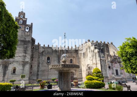 Yuriria, Messico, 26 maggio 2024: Vista esterna dell'ex convento agostiniano di San Pablo, costruito nell'anno 1550. Foto Stock