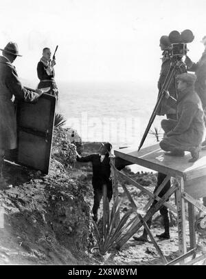 ERICH VON STROHEIM filma una scena per MOGLI FOLLI 1922 regista ERICH VON STROHEIM Story e sceneggiatura ERICH VON STROHEIM Universal Pictures Foto Stock