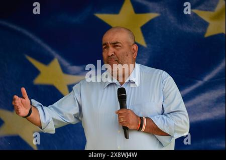 27.05.2024 xkhx Kassel, Hessenkampfbahn BÜNDNIS 90/DIE Grünen - Wahlkampftour zur Wahl zum 10. Europäischen Parlament Bild zeigt: Omid Nouripour, Bundesvorsitzender von BÜNDNIS 90/DIE Grünen *** 27 05 2024 xkhx Kassel, Hessenkampfbahn BÜNDNIS 90 DIE Grünen campagna per le elezioni al Parlamento europeo il quadro mostra Omid Nouripour, presidente federale di BÜNDNIS 90 DIE Grünen KH Foto Stock