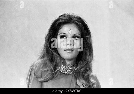 La modella e attrice argentina Graciela Alfano durante un film girato a Buenos Aires, intorno agli anni '1970 Foto Stock