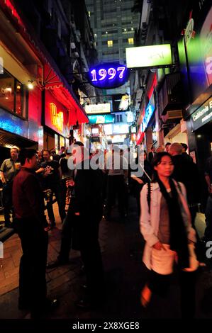 L'animata area bar LAN Kwai Fong a Hong Kong. Foto Stock