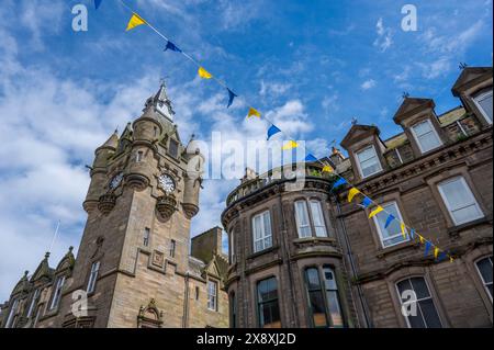 Hawick, Scottish Borders, Scozia, Regno Unito. Hawick, Scottish Borders, Regno Unito. 27 maggio 2024. Hawick, città degli Scottish Borders, si sta preparando per il suo annuale Common Riding Festival, è sempre la prima città di confine a celebrare l'evento che si svolge ogni anno all'inizio di giugno. Il 7 giugno sarà il giorno più importante dell'evento, quando le città di Cornet riceveranno la bandiera delle città e condurranno centinaia di cavalieri in una corsa lungo i confini delle città. Crediti: phil wilkinson/Alamy Live News Foto Stock