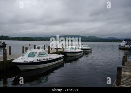 Barche sul lago Windermere, Cumbria. Data foto: Martedì 28 maggio 2024. Foto Stock