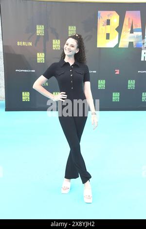 Betty Taube bei der BAD BOYS CAVALCANO O DIE Premiere a Berlino 27.05.2024 *** Betty Taube al BAD BOYS RIDE OR DIE premiere a Berlino 27 05 2024 Foto Stock