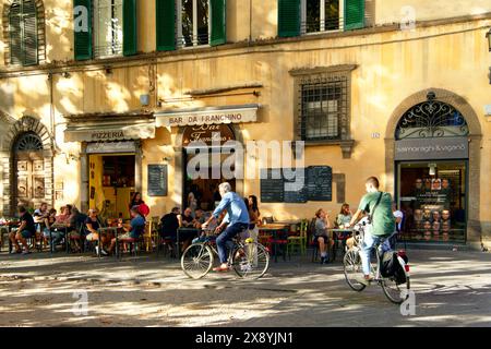 Italia, Toscana, Lucca, piazza Napoleone Foto Stock