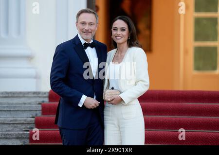 Christian Lindner mit Ehefrau Franca Lehfeldt bei der Ankunft zum Staatsbankett zu Ehren des Staatspräsidenten der Französischen Republik im Schloss Bellevue. Berlino, 26.05.2024 Foto Stock