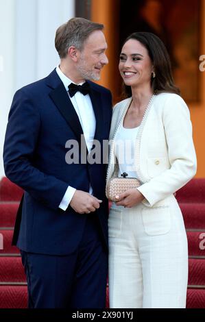 Christian Lindner mit Ehefrau Franca Lehfeldt bei der Ankunft zum Staatsbankett zu Ehren des Staatspräsidenten der Französischen Republik im Schloss Bellevue. Berlino, 26.05.2024 Foto Stock