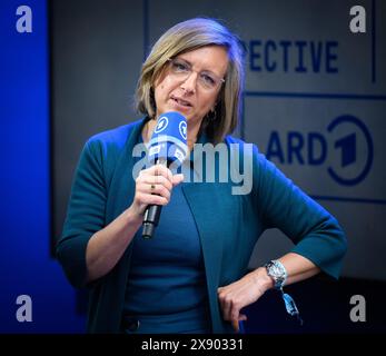 Berlino, Germania. 28 maggio 2024. Ulrike Demmer, Direttore generale di Rundfunk Berlin-Brandenburg (rbb), interverrà alla conferenza digitale Re:publica 2024. Il "Festival per la società digitale" di quest'anno (27-29 maggio 2024) ha il motto "chi se ne frega?". Crediti: Bernd von Jutrczenka/dpa/Alamy Live News Foto Stock