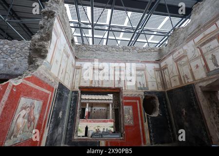 Pompei, Italia, 28 maggio 2024. Una stanza dell'Insula degli amanti dei Casti, negli scavi archeologici di Pompei, aperta al pubblico per la prima volta dopo le nuove scoperte. Crediti: Marco Cantile/Alamy Live News Foto Stock