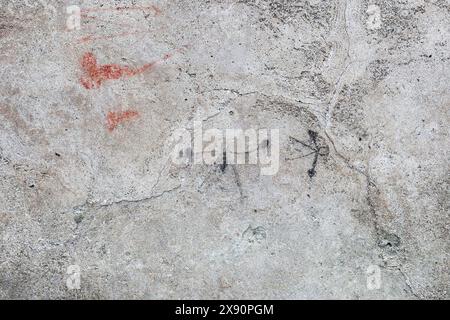 Pompei, Italia, 28 maggio 2024. Un disegno di pugili, probabilmente realizzato da un bambino con carbone, su un muro all'interno dell'Insula degli amanti dei Casti, negli scavi archeologici di Pompei, aperto al pubblico per la prima volta dopo le nuove scoperte. Crediti: Marco Cantile/Alamy Live News Foto Stock