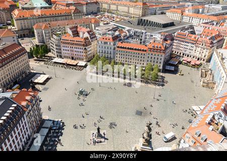 Ausblick vom Turm der Frauenkirche auf den Neumarkt und Jüdenhof, Dresda, Sachsen, Deutschland *** Vista dalla torre della Frauenkirche al Neu Foto Stock