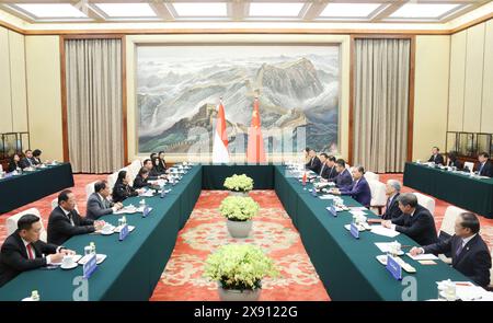 Pechino, Cina. 28 maggio 2024. Zhao Leji, presidente del Comitato permanente del Congresso Nazionale del popolo, tiene colloqui con Puan Maharani, presidente della camera dei rappresentanti dell'Indonesia, a Pechino, capitale della Cina, il 28 maggio 2024. Crediti: Ding Haitao/Xinhua/Alamy Live News Foto Stock