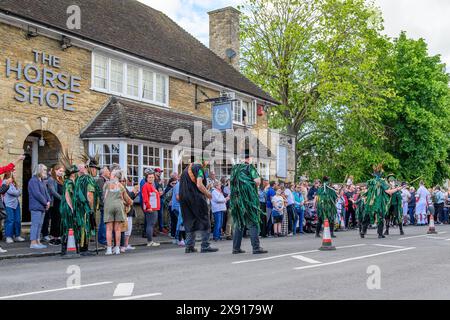 Morris Dancing a Bampton, Inghilterra, a Whitsun Foto Stock