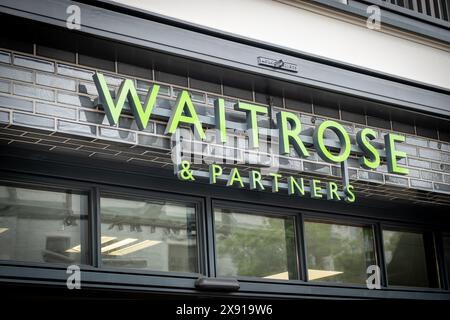 LONDRA - 23 MAGGIO 2024: Negozio Waitrose & Partners in Kings Road, Chelsea Foto Stock