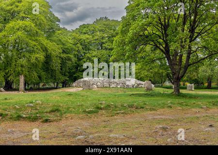 Uno dei 4.000 anni di Clava cairns   un monumento sepolcrale dell'età del bronzo   a Balnuaran di Clava a est di Inverness, Scozia. Foto Stock