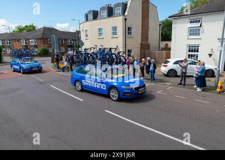 Shimano auto di supporto neutrale alla Ford RideLondon Classique Women's WorldTour 2024, tappa due a Maldon, Essex, Regno Unito. Foto Stock