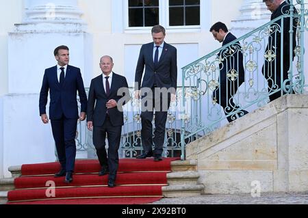 Emmanuel Macron, Olaf Scholz, Christian Lindner, Stéphane Séjourné, Robert Habeck e Christian Lindner beim Treffen des Deutsch-Französischen Ministerrats im Gästehaus der Bundesregierung Schloss Meseberg. Meseberg, 28.05.2024 anni Foto Stock