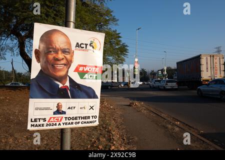 Woodburn, Pietermaritzburg, KwaZulu-Natal, Sudafrica, 20240527. FOTO: David A. Larsen. Manifesti elettorali in vista delle elezioni generali del Sudafrica del 2024. Le elezioni del 2024 sono le più significative dalle prime elezioni democratiche libere ed eque del 1994, poiché potrebbe rivelarsi la prima volta che il Congresso Nazionale Africano raggiunge una maggioranza inferiore al 50%. Foto Stock