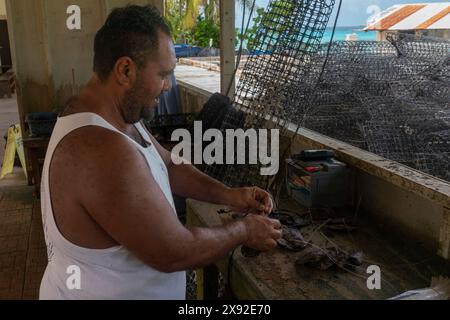 Fattoria Hinano Pearls, Rangiroa, arcipelago Tuamotu, Polinesia francese. Foto Stock