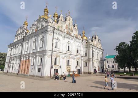 Kiev, Ucraina - 18 maggio 2019: Parrocchiani della Cattedrale dell'assunzione di Kiev Pechersk Lavra Foto Stock