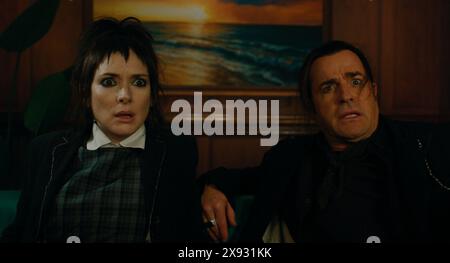 DATA DI USCITA: 6 settembre 2024. TITOLO: Beetlejuice Beetlejuice. MONOLOCALE: Piano B intrattenimento. DIRETTORE: Tim Burton. TRAMA: Questo è un seguito della commedia Beetlejuice (1988), su un fantasma reclutato per aiutare a perseguitare una casa. PROTAGONISTA: WINONA RYDER nel ruolo di Lydia Deetz, JUSTIN THEROUX nel ruolo di Rory. (Immagine di credito: © Plan B Entertainment/Entertainment Pictures/ZUMAPRESS.com) SOLO PER USO EDITORIALE! Non per USO commerciale! Foto Stock